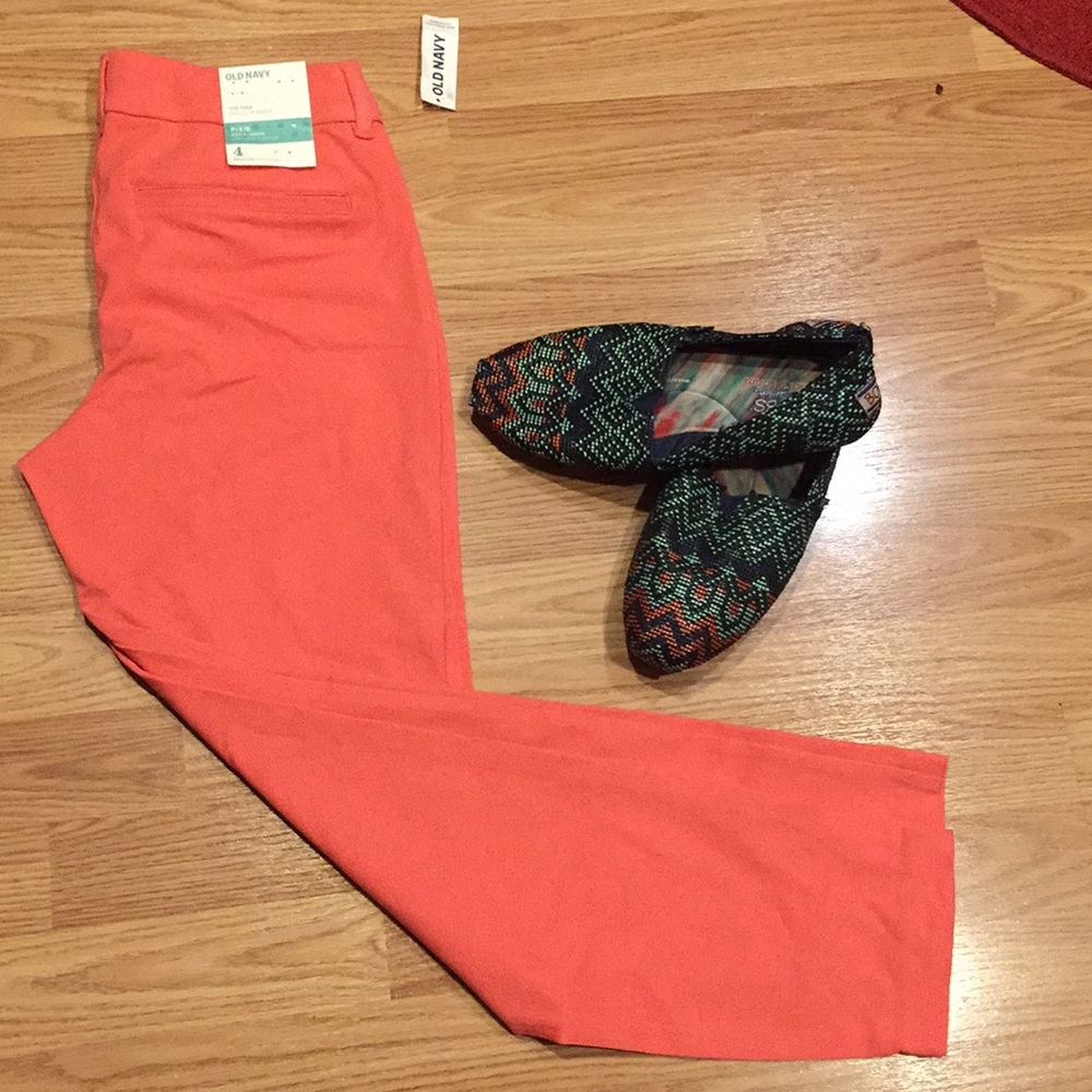 Old navy pixie pang &matching skecher bobs 4/8.5